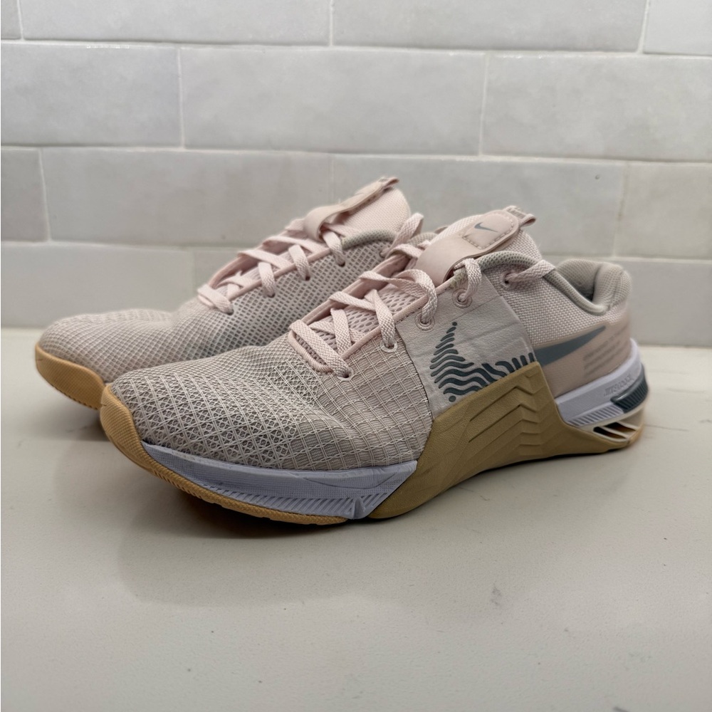 Size 8.5 Light Pink Women's Nike Metcon
